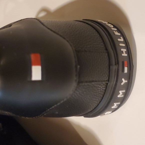 New Tommy Hilfiger Sneakers - Picture 4 of 7